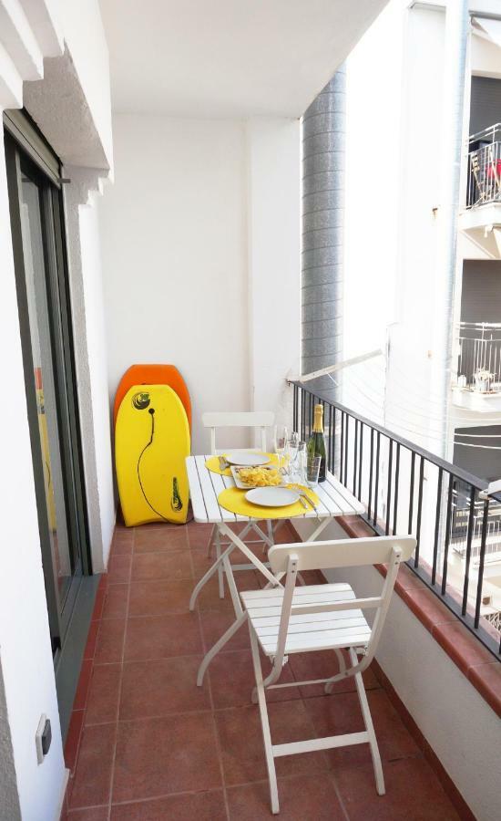 Happy Holiday Beach Home Ситжес Екстериор снимка