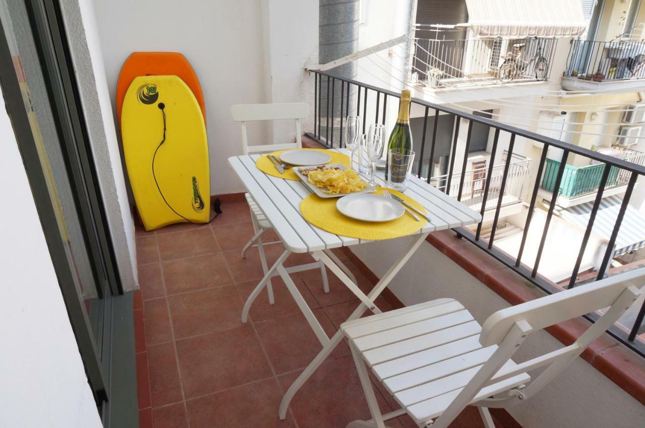 Happy Holiday Beach Home Ситжес Екстериор снимка